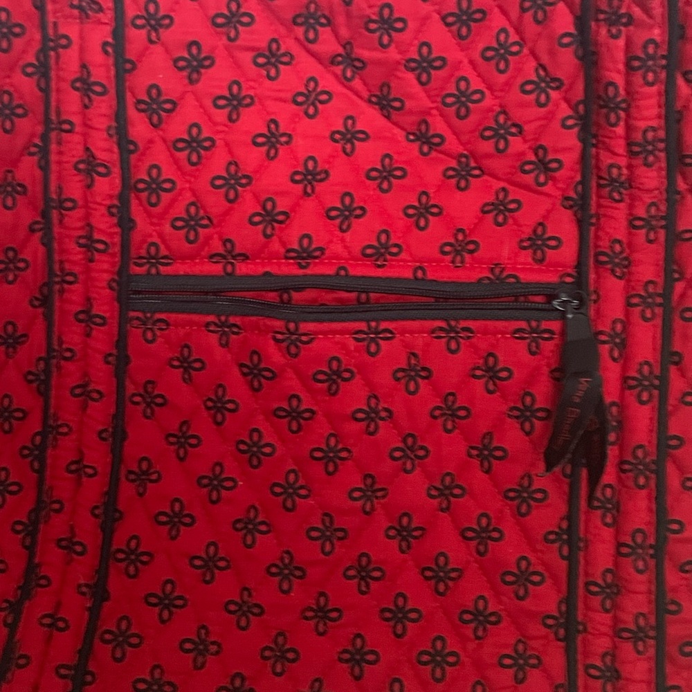Vera Bradley red quilt bag- never used - Picture 4 of 6